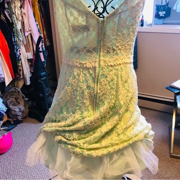 Be darling dress with built in petticoat - Picture 4 of 4